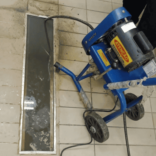 Desentupimento de Ralo em Guarulhos — equipe Esgota Hidro com equipamento profissional, atendimento 24 horas